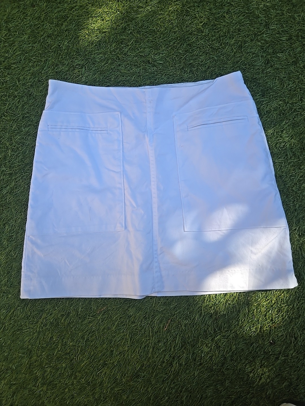 Banana Republic White skirt — Size 4